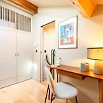 Picasso 3 Chic And Comfort 6 People- Attic Apartment, Offices ואלאוריס