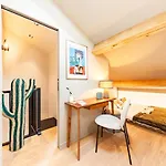 דירה Picasso 3 Chic And Comfort 6 People- Attic Apartment, Offices ואלאוריס