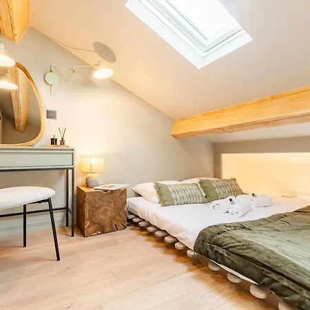 דירה Picasso 3 Chic And Comfort 6 People- Attic Apartment, Offices