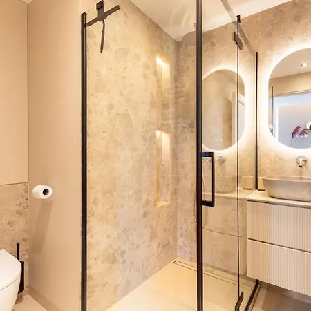 Picasso 3 Chic And Comfort 6 People- Attic Apartment, Offices * ואלאוריס