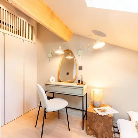 Picasso 3 Chic And Comfort 6 People- Attic Apartment, Offices Apartment