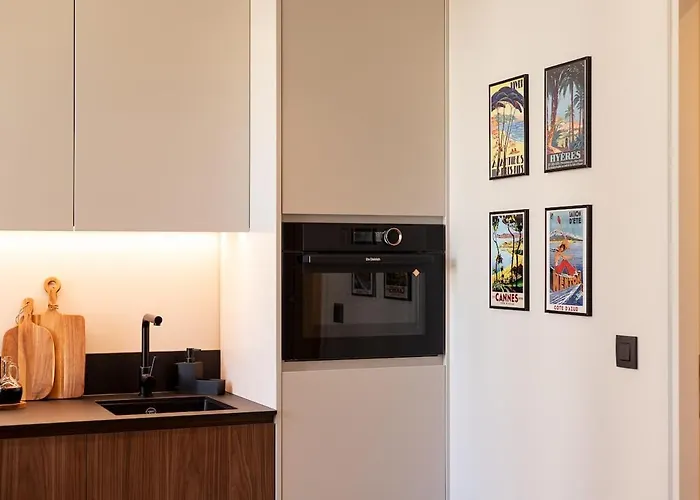 Picasso 3 Chic And Comfort 6 People- Attic Apartment, Offices *