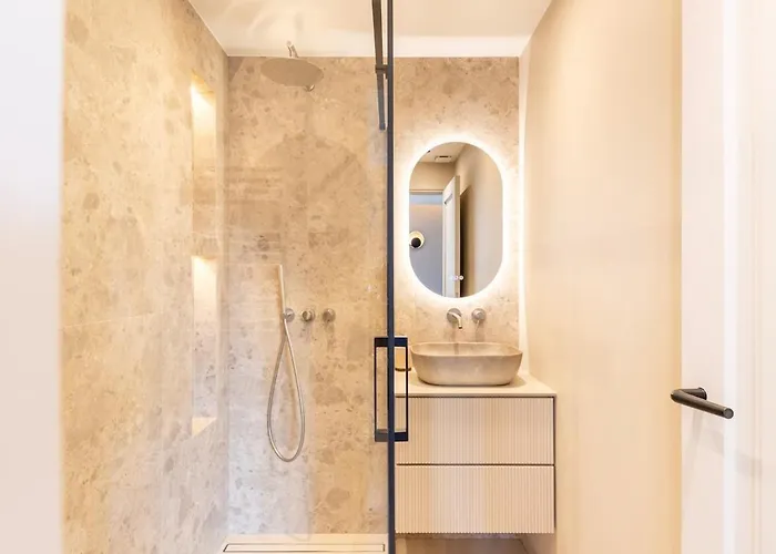 Picasso 3 Chic And Comfort 6 People- Attic Apartment, Offices Apartment Vallauris