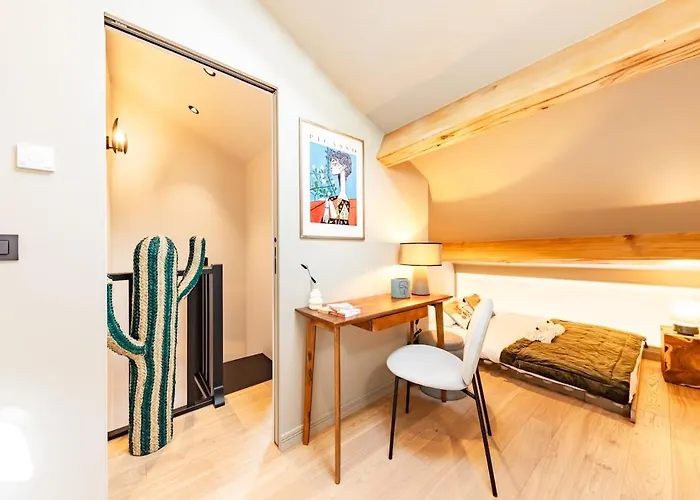 Apartment Picasso 3 Chic And Comfort 6 People- Attic Apartment, Offices Vallauris